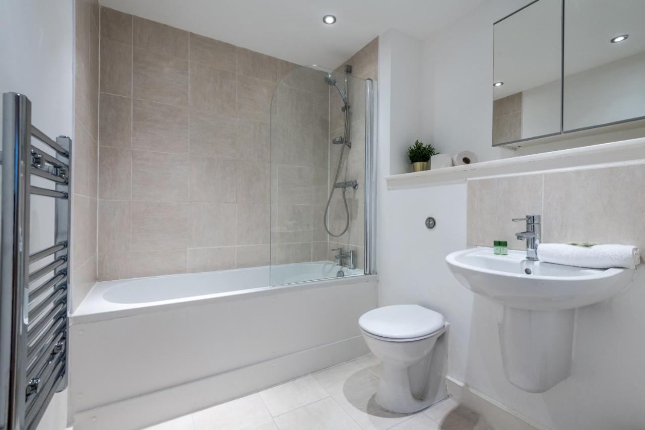 Host & Stay - Central Balcony Apt Liverpool Exterior photo